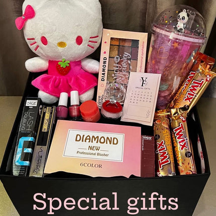 بوكس القلب المليء - صندوق أسود فاخر يحتوي على Hello Kitty بيضاء وردية مع عصابة ذهبية، ورود وردية طازة حقيقية في قاعدة بيضاء أنيقة، عطر نسائي بعبوة براقة وردية وذهبية، مجموعة مكياج فاخرة (أحمر شفاه وظلال عيون وأحمر خدود)، مجوهرات ذهبية وفضية، شوكولاتة بلجيكية فاخرة وتويكس ملفوفة بأشرطة وردية، تقويم جميل بتصميم وردي وذهبي، وبطاقة معايدة - هدية متكاملة فاخرة من كنوز مصر
