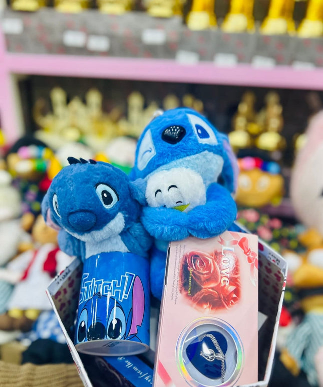 بوكس ملكة البنفسجي الساحرة - صندوق أسود فاخر مع فراشات ذهبية براقة يحتوي على Stitch البنفسجي الساحر الجميل جداً مع شرابة بنفسجية براقة، عطور فاخرة ملكية بعبوات بنفسجية شفافة براقة بألوان متعددة، كؤوس شفافة ملونة بنفسجية وملونة جميلة بداخلها أشكال براقة، عطر برائحة ملكية ناعمة، مستحضرات عناية بالبشرة بألوان بنفسجية فاخرة، مكياج متكامل احترافي، ورود بيضاء ناعمة، حلويات فاخرة ملفوفة بأشرطة ملونة، تقويم جميل "Amazing Handmade Gifts"، كل شيء منسق بشكل فني دقيق ملكي جداً - هدية ملكية بنفسجية ساحرة من كنوز مصر
